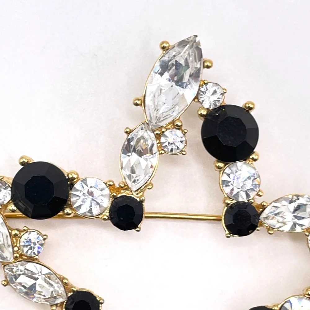 Monet Signed Vintage Star Clear Black Glass Crystal Pin Brooch